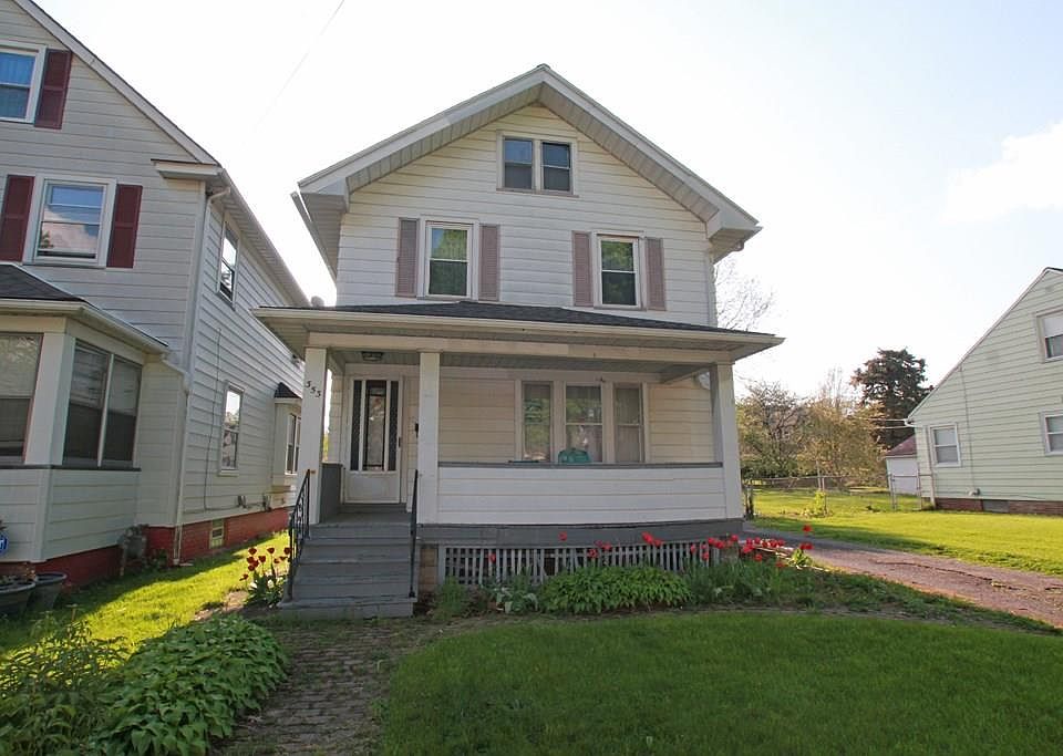 2nd image of 353 McNaughton St