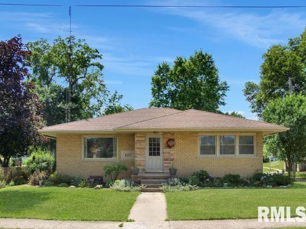 117 N Henderson St, Toulon, IL 61483