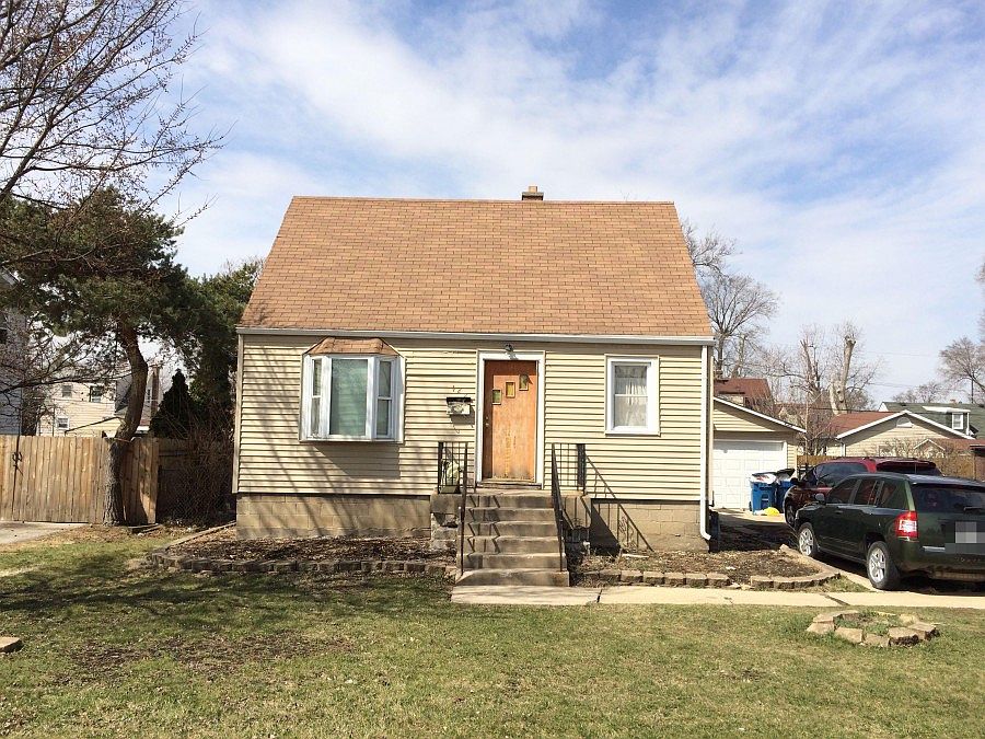 1st image of 128 S Marilyn Ave