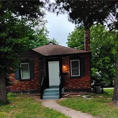 2 bed, $1,325 — Photo 1