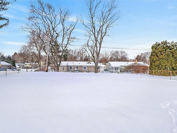 5th image of 31 Morrow Dr