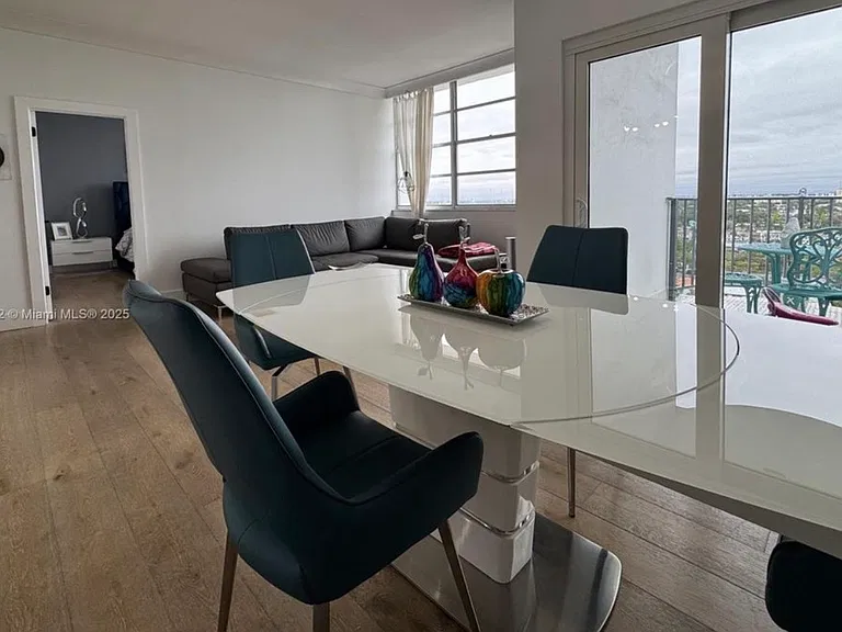 11930 N Bayshore Dr #Penthouse 10 — Photo 11