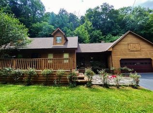 203 Kinnikinnick Rd, Pikeville, KY 41501