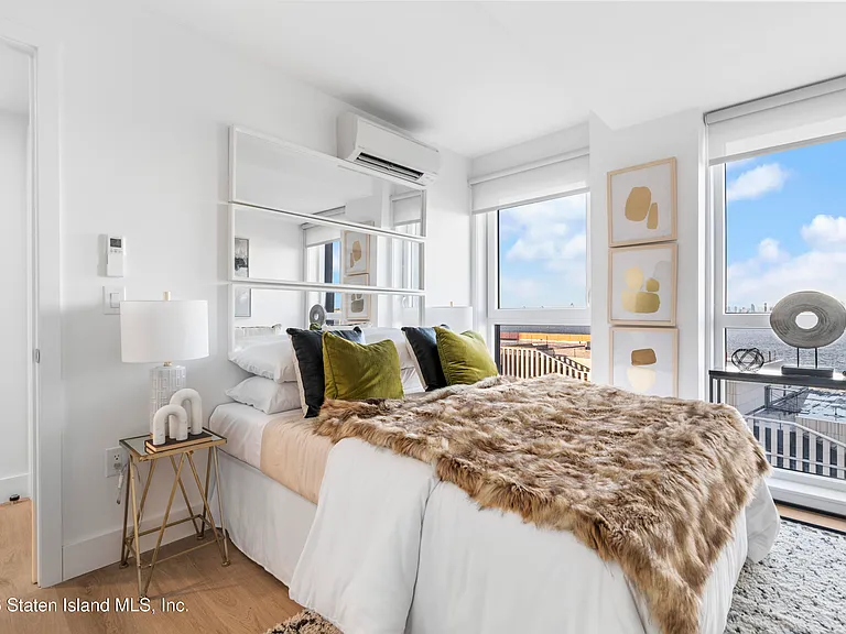 5 Stuyvesant Pl #7C — Photo 32