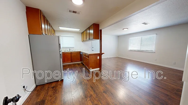 2 bed, 1.5 bath, 990 sqft, $1,395 — Photo 4