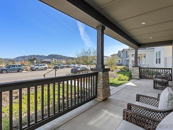 3rd image of 27705 Heritage Ln