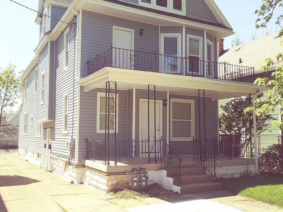1st image of 54 Tuxedo Pl #1