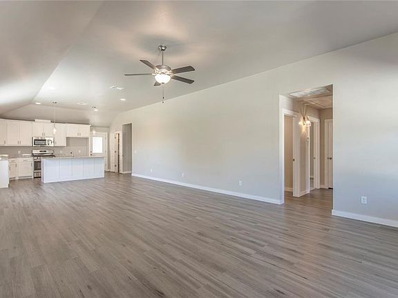 5th image of 1518 NE 9th St