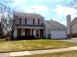 906 Sorrel Ct, Carol Stream, IL 60188