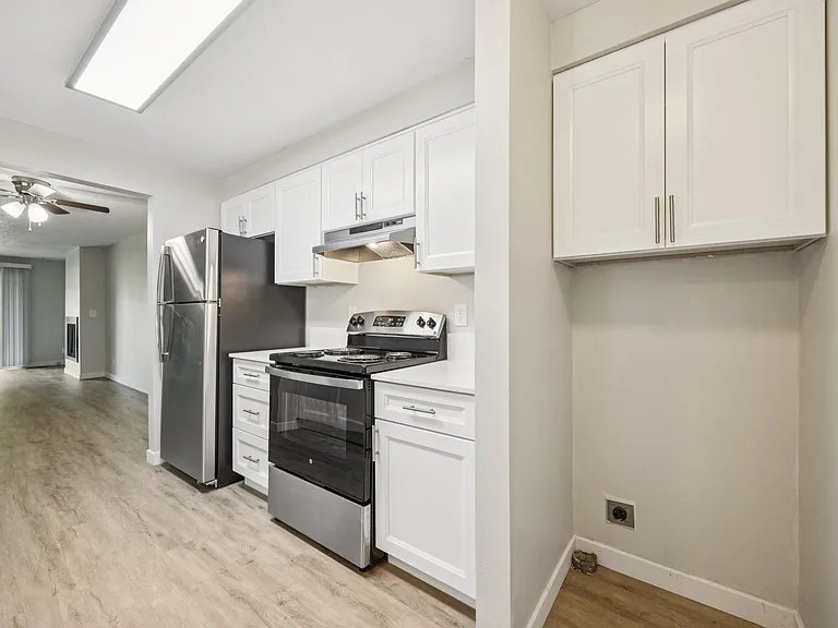 Village At Creekside Townhomes — Photo 28