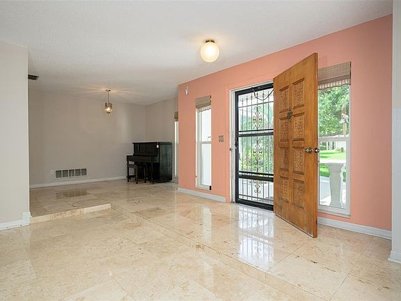3rd image of 30 FERNHAM LANE