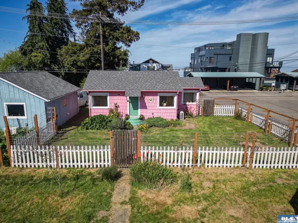 233 W 3rd St, Port Angeles, WA 98362