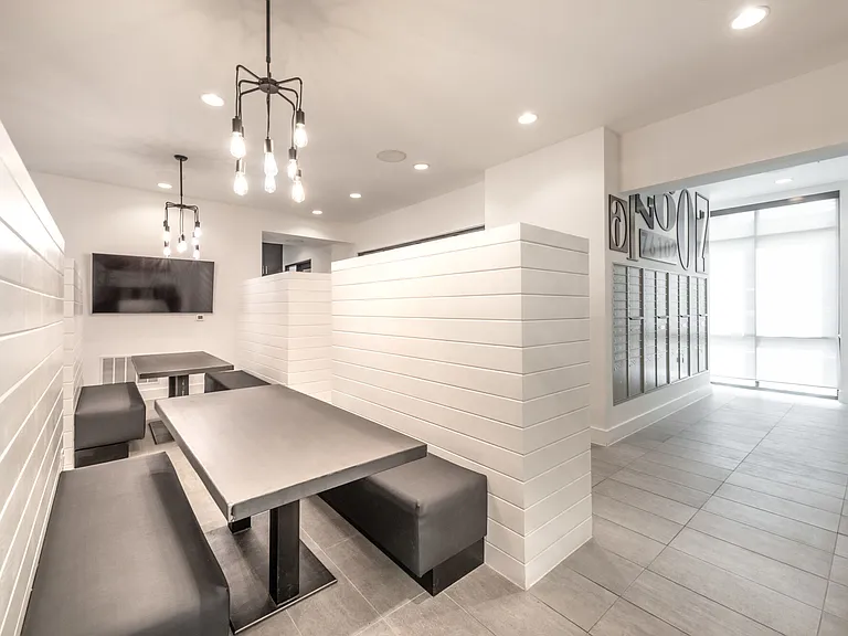 Burnett Lofts — Photo 12