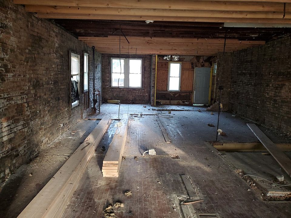 2nd image of 7620 S Clyde Ave