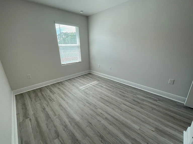 9815 Fowler Ave — Photo 26