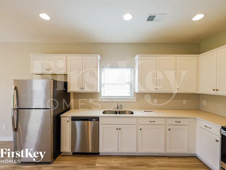 254 Lakewood Ln — Photo 7