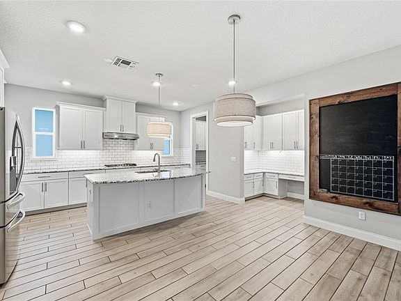 5th image of 8236 Procida Isle Ln