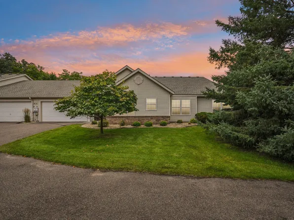 177 Wedgewood Dr, Mahtomedi, MN 55115