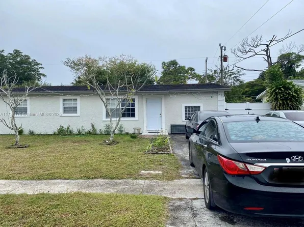 4850 Tortuga Dr, West Palm Beach, FL 33407