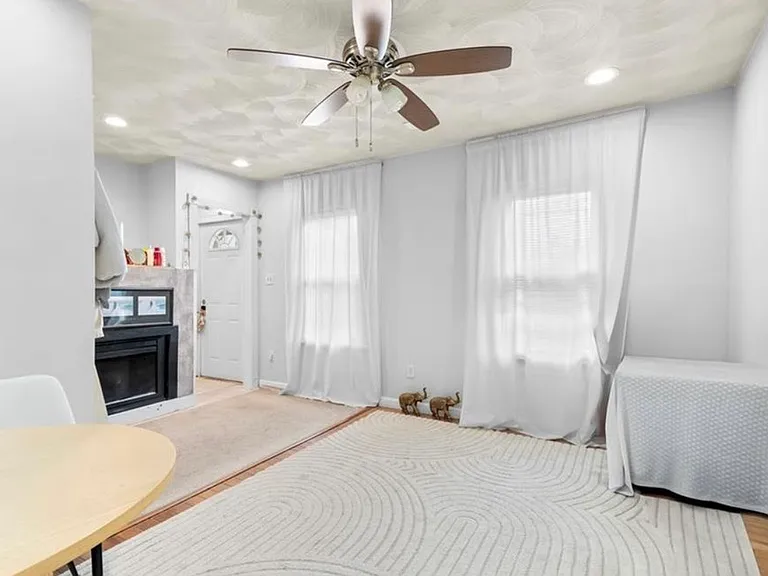 110 Pleasant St #1 — Photo 4