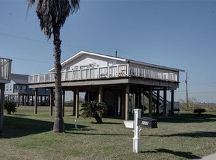 119 Nesmith Pl, Surfside Beach, TX 77541