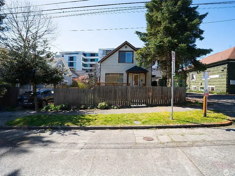 1707 22nd Ave S — Photo 2