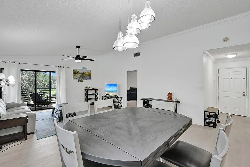 2 bed, 2.0 bath, 1380 sqft, $2,600 — Photo 4