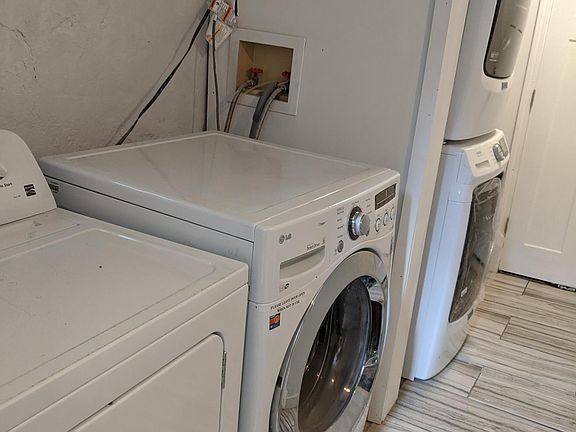 2nd image of 2712 Emerson Ave S APT 3