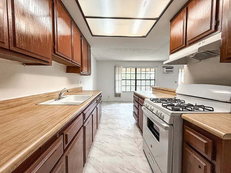 1629 W Ball Rd #7 — Photo 9