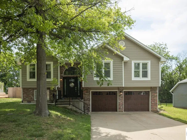 1640 E Timber Ridge Dr, Sedalia, MO 65301