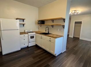 327 N 6th St, Reading, PA 19601