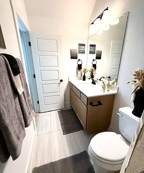 17141 Oxborough Dr — Photo 26