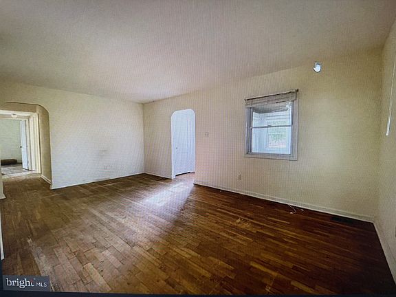 5th image of 1 Balsam Rd