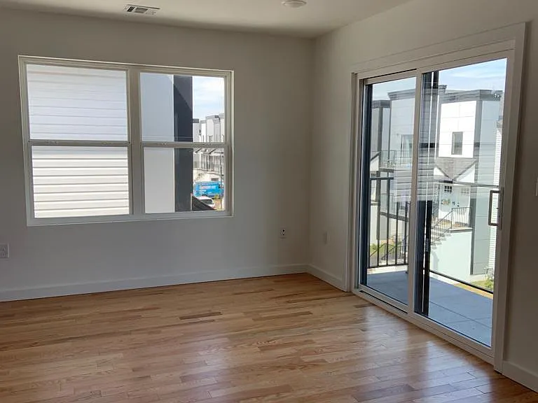 730 Seaport Dr — Photo 10