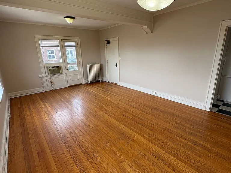2464 Harney St — Photo 17