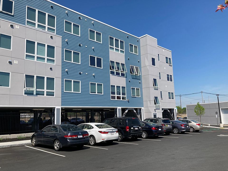 2nd image of 124 Ocean Ave APT 208