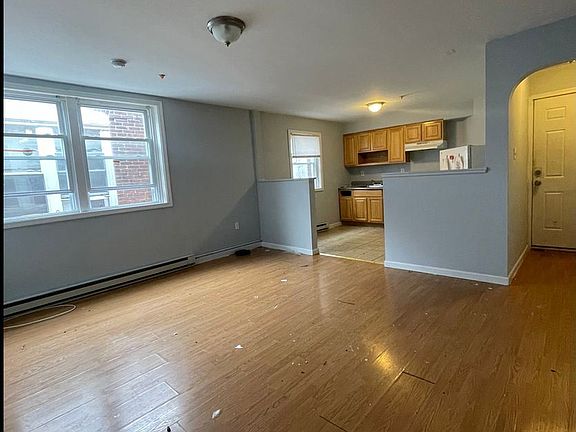3rd image of 313-317 S 60th St #315-4