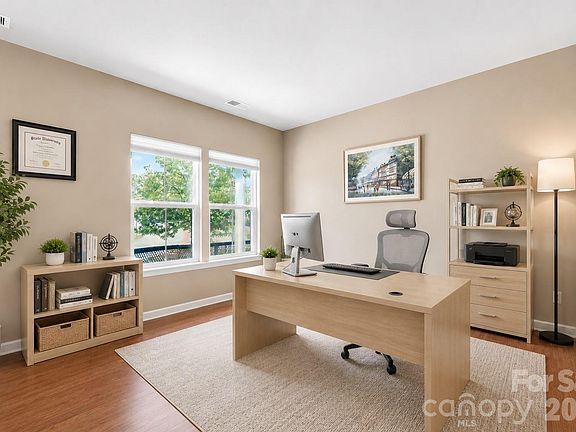 5th image of 1347 Farm Branch Dr SW