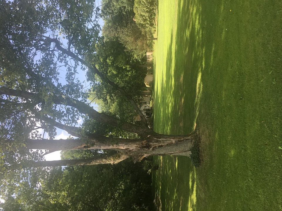 2nd image of 8205 Sheridan Dr