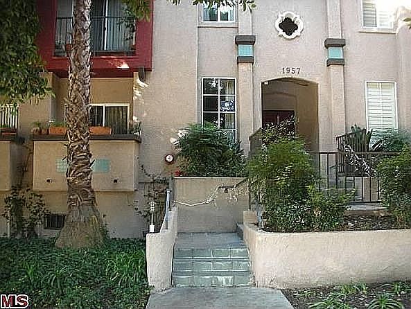 1st image of 1957 N Bronson Ave APT 111