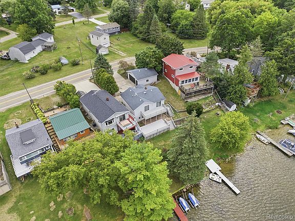 5th image of 2205 Gray Rd