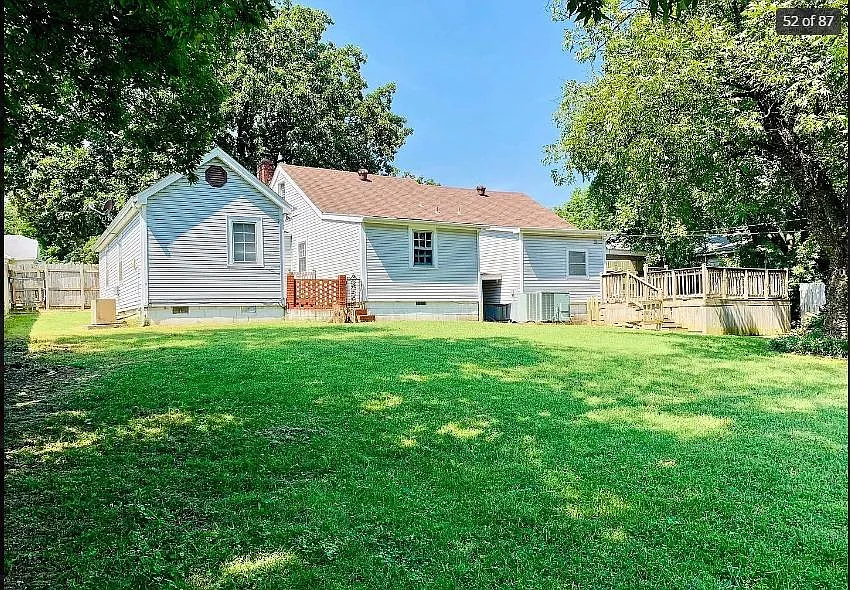 4 bed, 2400 sqft, $1,395 — Photo 4