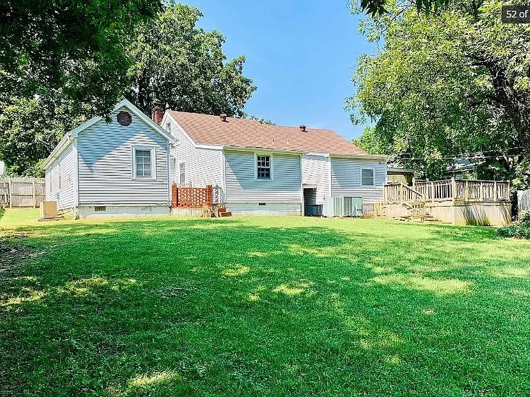 2419 S Greenwood Ave — Photo 4