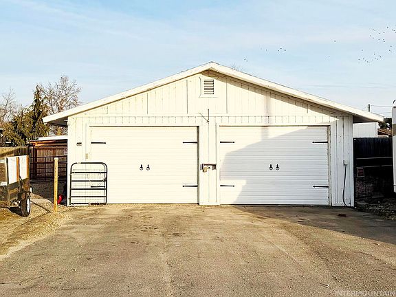 4th image of 16714 Farmway Rd