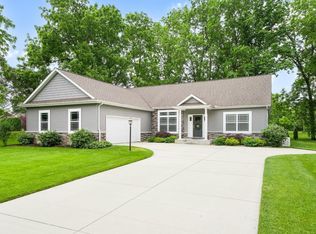 24518 Rolling Oak Dr, South Bend, IN 46628