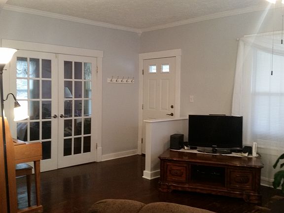 4th image of 1010 Avenue D