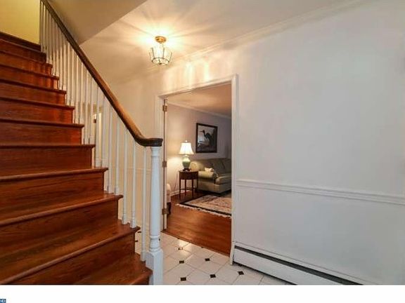 4th image of 4 Salisbury Ln