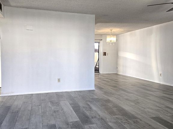 4th image of 4711 W NORTHERN Avenue
