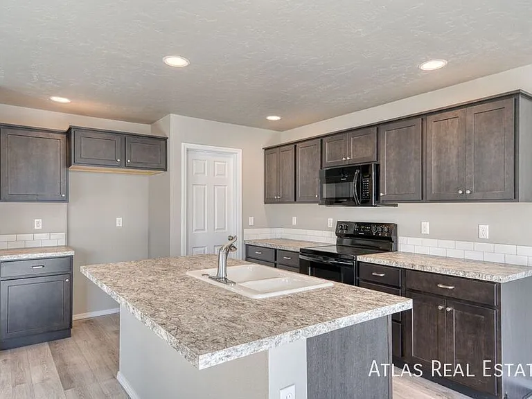 2711 W Balboa Dr — Photo 7