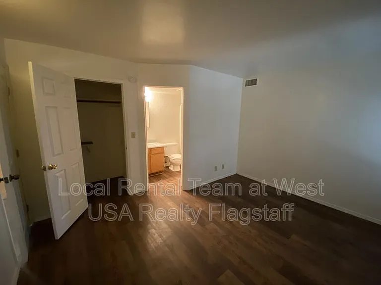 625 S Fountaine St #A — Photo 5